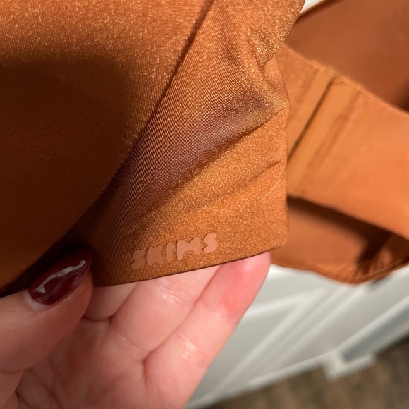 Skims Wireless Form Push-Up Plunge Bra 34H in Bronze NWT - Picture 2 of 6